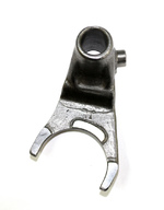 Вилка переключения передач малая 21040205001